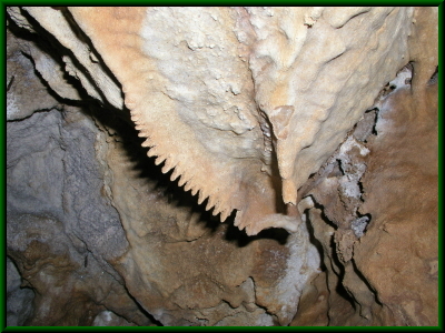 In einer kleinen Höhle bei Beli